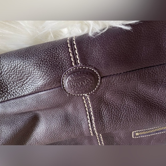ROOTS Large Purple Leather Shoulder Bag - Picture 10 of 16